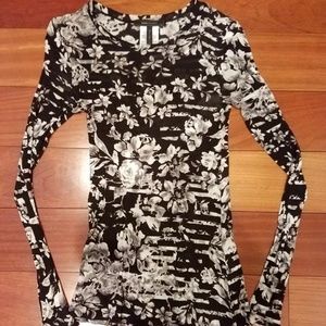 BCBG Long Sleeve Size M